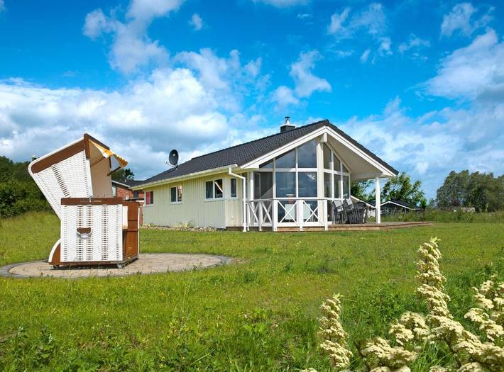 Ferienhaus für 7 Personen, mit Whirlpool und Terrasse sowie Garten und Sauna