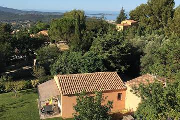 Gîte pour 5 personnes, avec jardin et terrasse à Ollioules