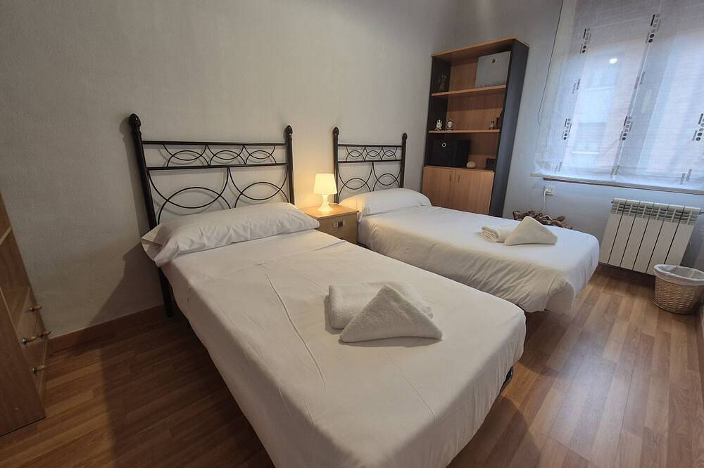 Apartamento entero, 21A05 Apartamento en Moreda in Moreda, Aller