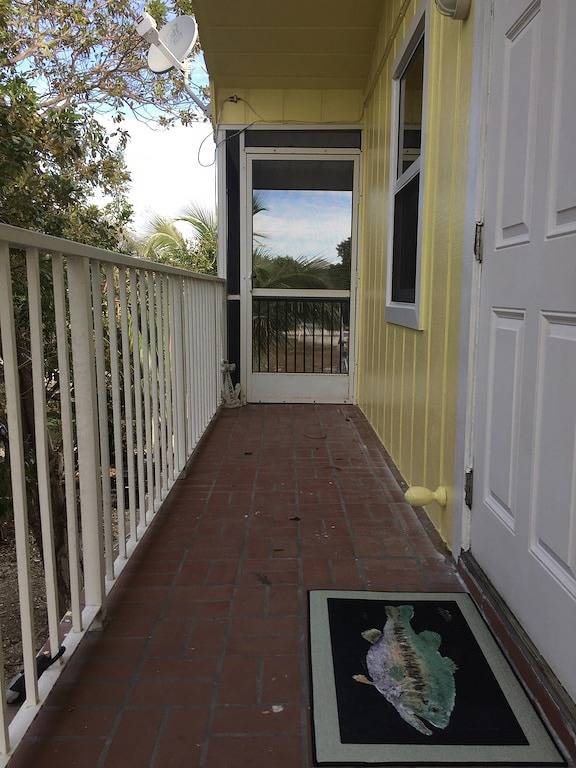 Vacation rental for 4 people, with hot tub and terrace, with pets in Big Pine Key
