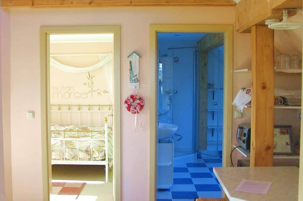 Ganze Wohnung, Helle, große, familienfreundliche Ferienwohnung mit eigener Terrasse und Garten in Lüdershagen, Vorpommern-Rügen