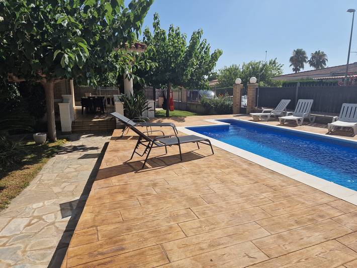 Ferienhaus für 9 Personen, mit Terrasse und Garten in Riumar - 3