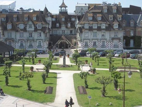 Gîte pour 4 personnes, avec vue dans Casino de Deauville - 3
