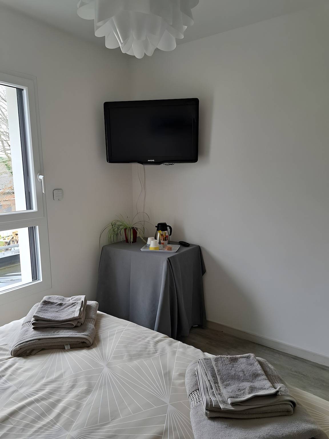 Chambre d’hôtes « Les Reflets du Golfe » avec jardin partagé et Wi-Fi in Arradon, Côte des Mégalithes