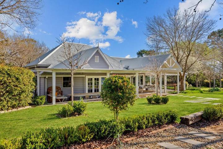 Chambre d’hôte pour 6 personnes, avec vue ainsi que jardin et piscine, animaux acceptés - 1