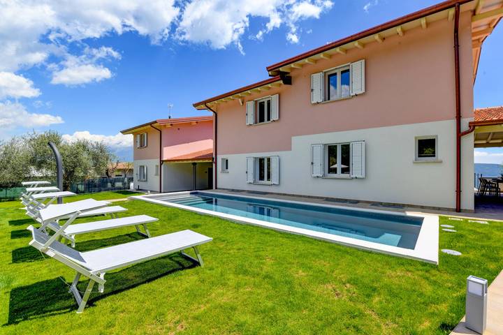 Villa für 6 Personen, mit Garten und Seeblick sowie Balkon und Pool am Gardasee - 3