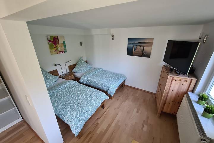 Ganze Wohnung, Sehr ruhiger, in nahezu grüner Umgebung in Solingen, Bergisches Land