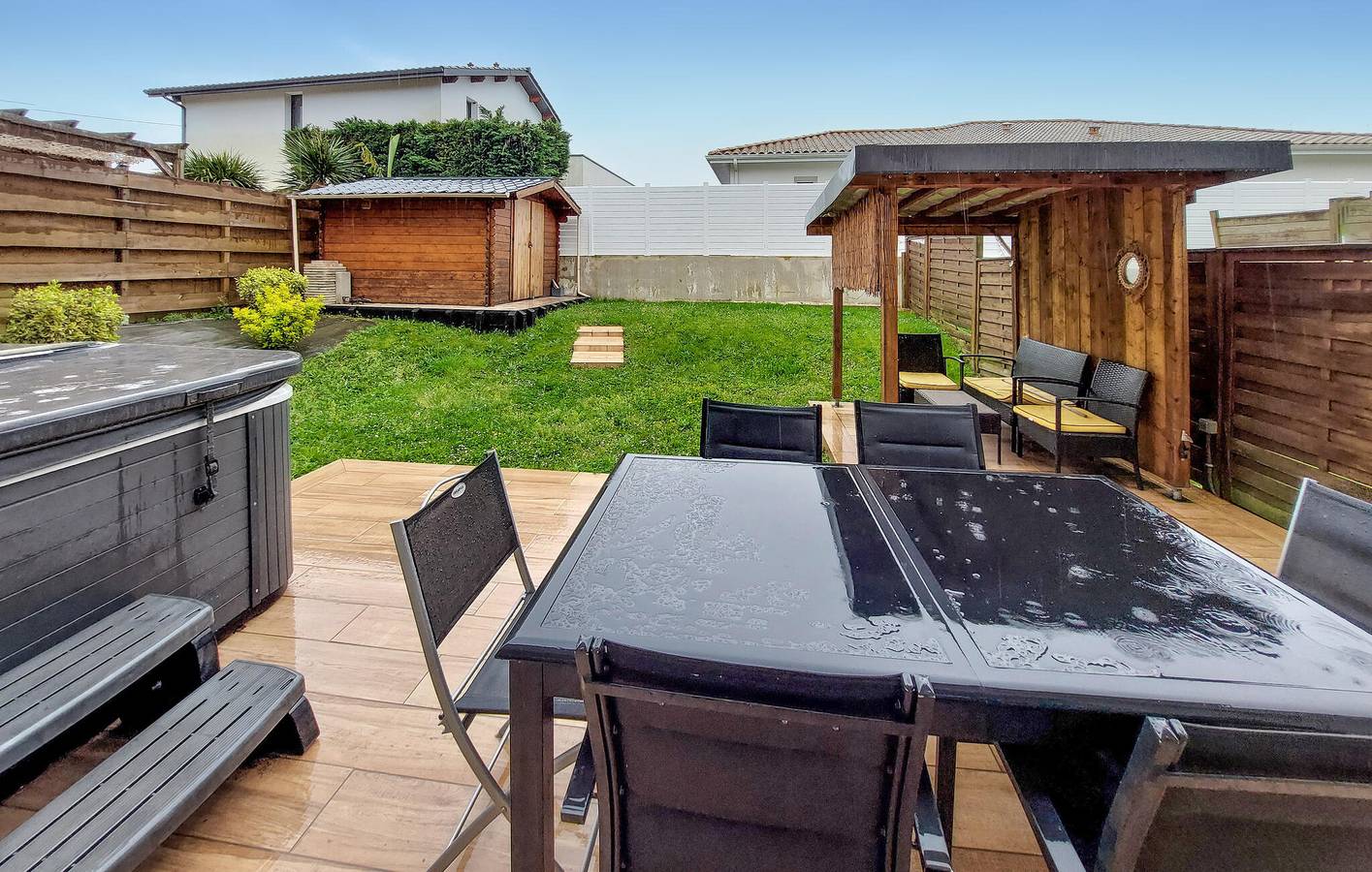 Appartement confortable avec piscine et jardin, près d'un restaurant et du centre-ville in Angresse, Côte d’Argent