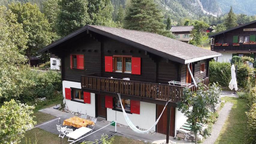 Chalet für 4 Personen, mit Garten im Wallis