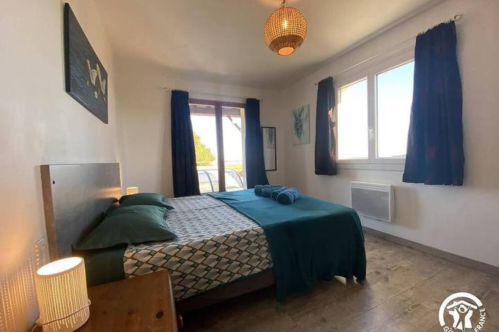 Location de vacances pour 6 personnes, avec jardin à Llauro - 2