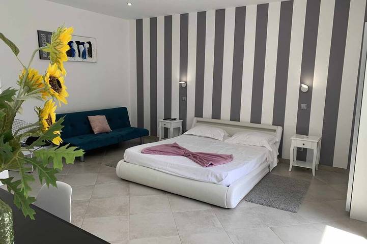 Hôtel pour 3 personnes, avec piscine et jardin ainsi que sauna et jacuzzi