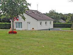 Gîte pour 6 personnes, avec jardin dans Rampan