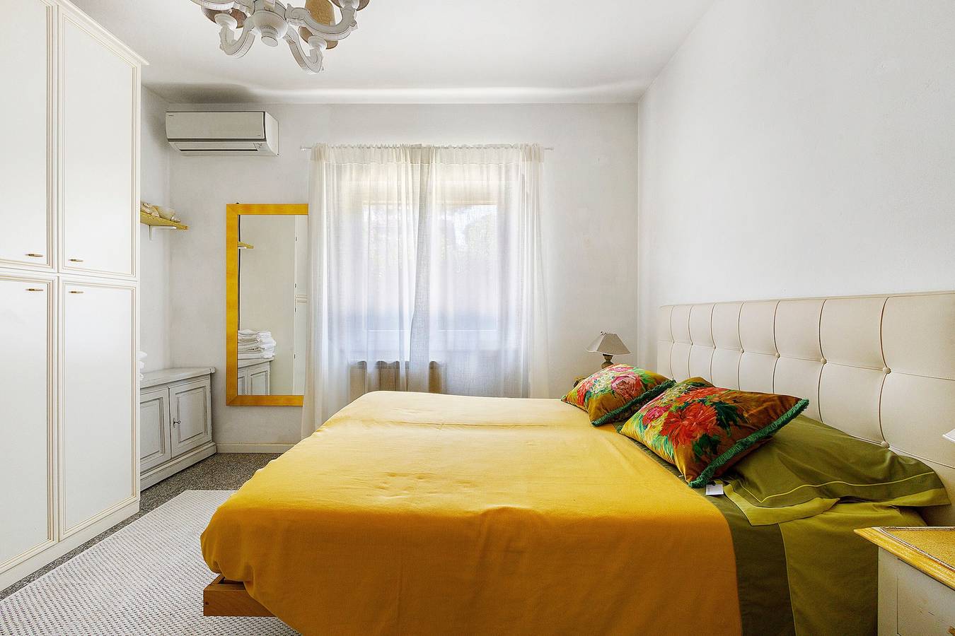 Villa in Forte dei Marmi nur wenige Minuten vom Meer entfernt in Forte dei Marmi, Italienische Riviera