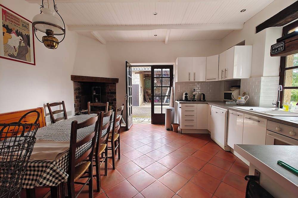 Gite Bacquiès - Ferme et grange restaurée avec jardin clos et piscine  chauffée in Septfonds, Quercy