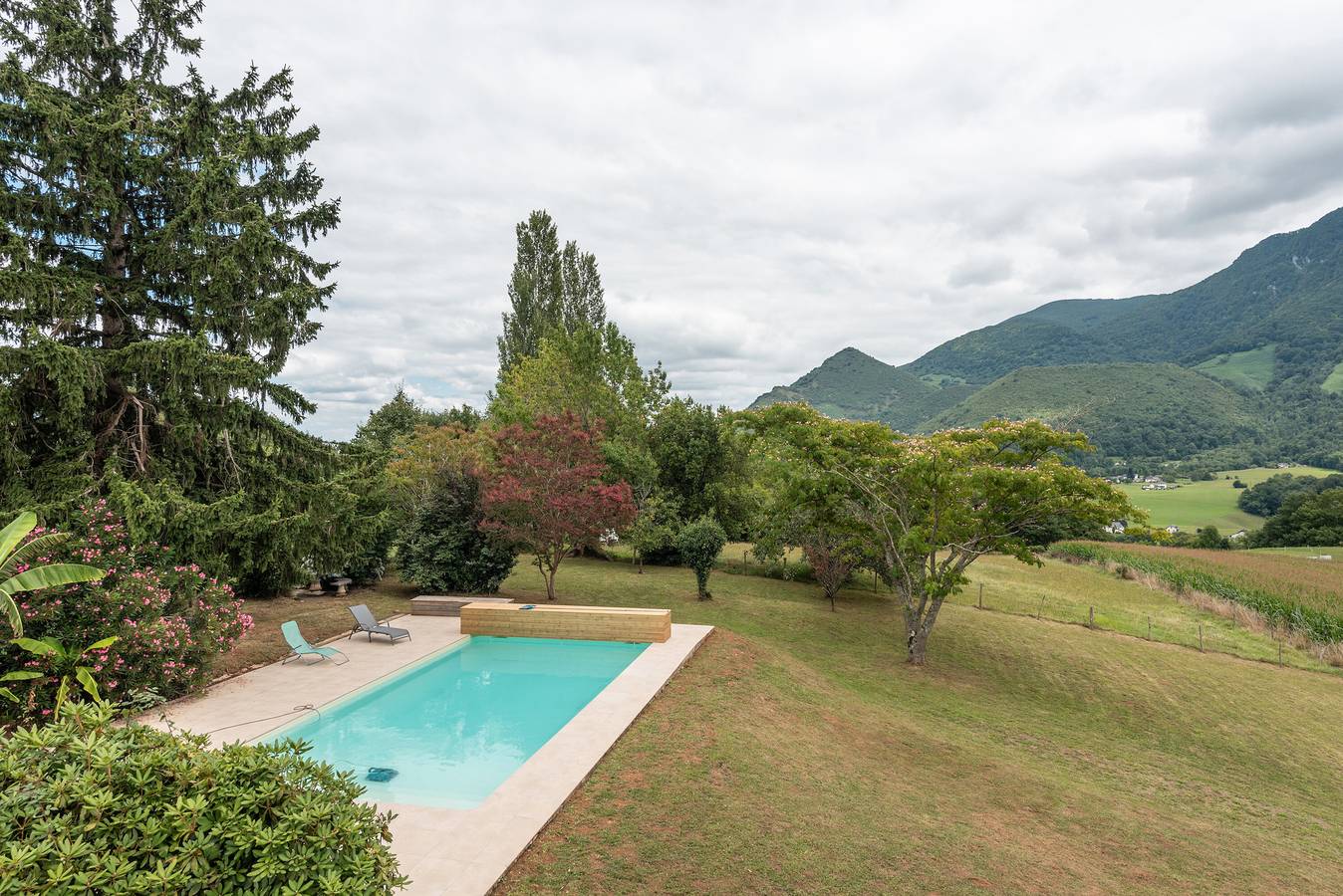 Villa Delb - Vistas a la Montaña, Piscina Privada y Wi-Fi in Arthez-d'Asson, Béarn
