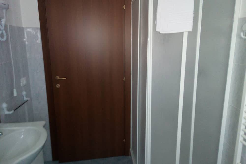 Entire apartment, New and bright apartment 10 minutes from Pescara in San Giovanni Teatino, Chieti Province