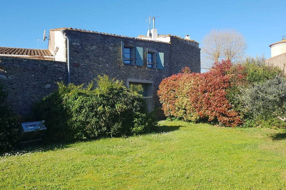 Chambre d hôtes  àtrausse  avec piscine à  25km de Carcassonne. 1 chambre/2 pers in Trausse, Région de Carcassonne