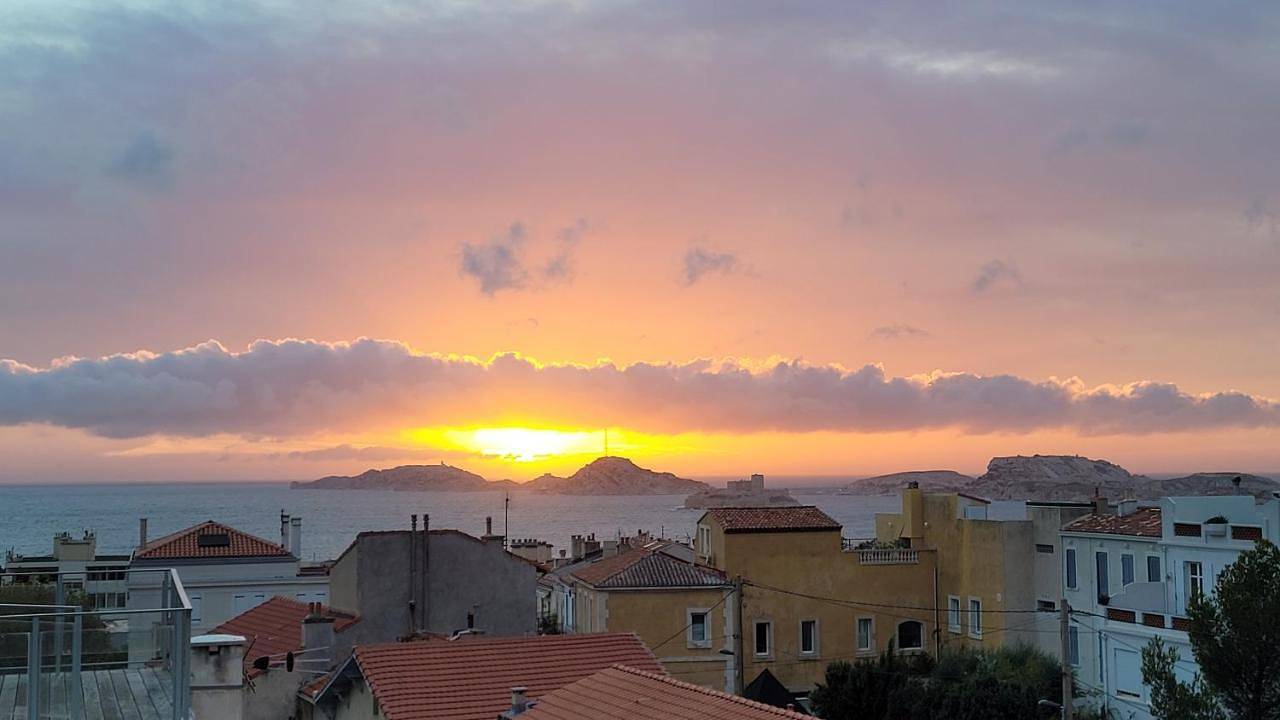 Appartement entier, Vues mer panoramiques & grande terrasse in Marseille, Région de Marseille