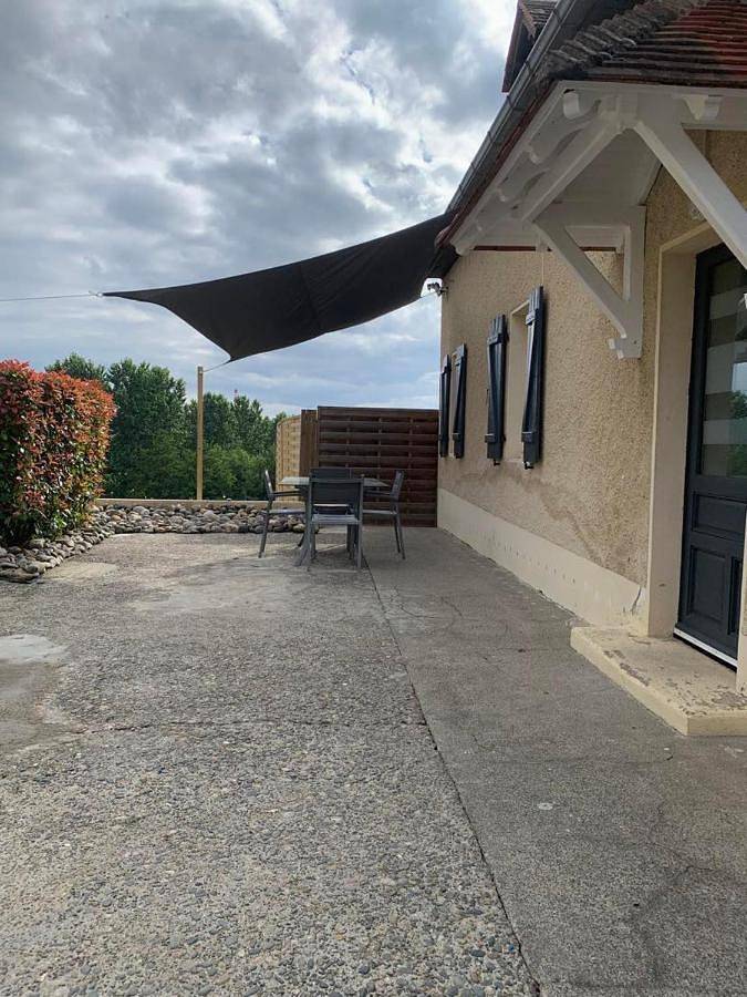 Gîte pour 3 personnes, avec jardin et vue dans Lacq