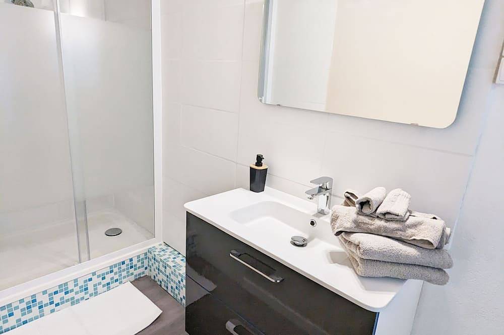 Appartement entier, Appartement avec balcon vue montagne Le Fort Résidence Les Rosalys in Villefranche-de-Conflent, Parc naturel régional des Pyrénées catalanes