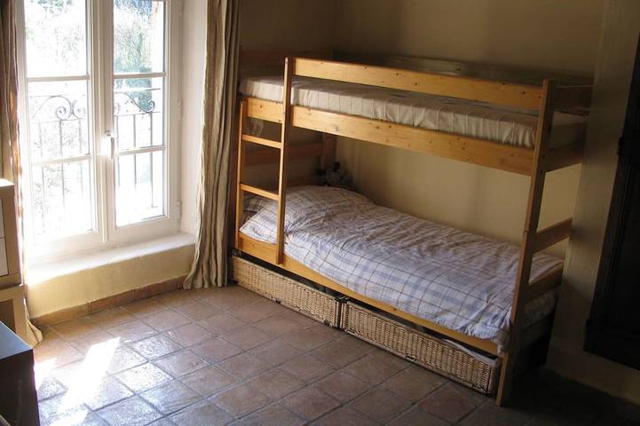 Location de vacances pour 8 personnes, avec jardin à Mimet - 4