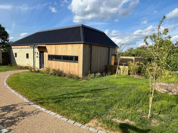 Holiday rental for 4 people, with garden and hot tub as well as terrace, with pets in North Wessex Downs