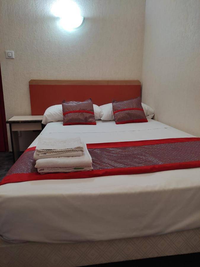 Hôtel pour 5 personnes, avec vue et terrasse dans Musée Sainte Bernadette Moulin Lacadé Maison Paternelle - 4