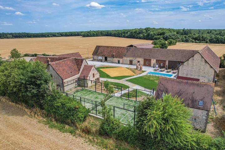 Cottage pour 60 personnes, avec jardin, animaux acceptés à Saint-Éliph