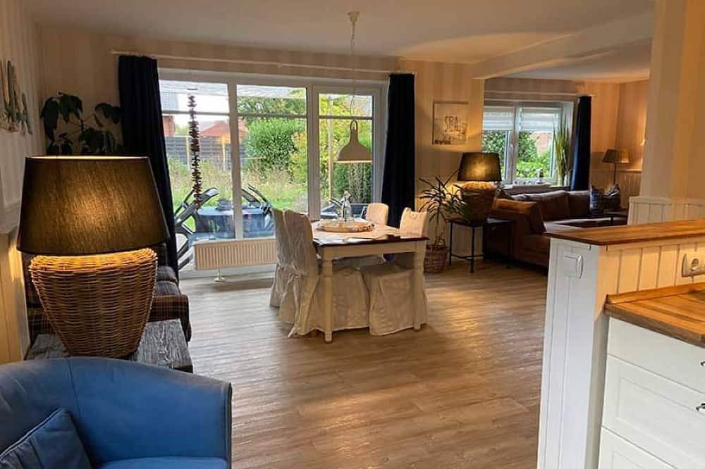 Ganze Wohnung, Ferienhaus gr. Garten, zw Bremerhaven, Cuxhaven, Wattenmeer, Haustierfreundl. in Langen (Geestland), Geestland
