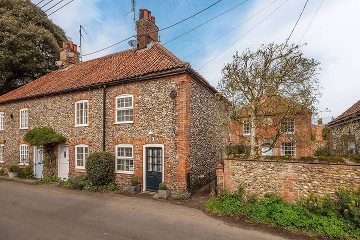 Cottage for 4 people, with Terrace and Garden in Burnham Market