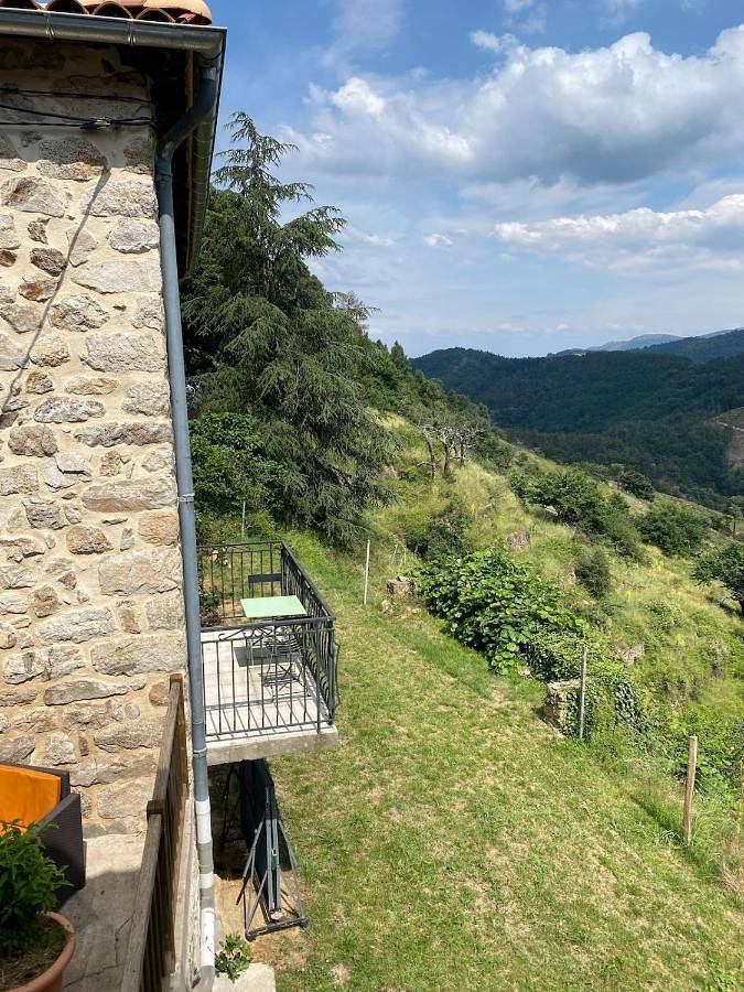 Location de vacances pour 6 personnes, avec vue et jardin à Saint-Étienne-de-Serre - 3