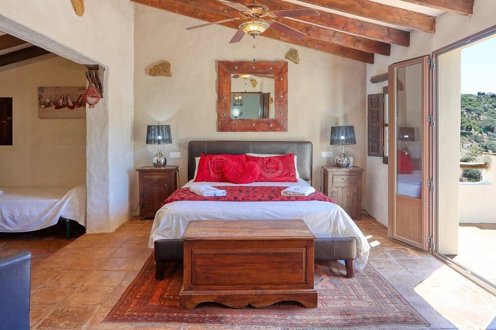 Cortijo Cuscurro Riogordo by Ruralidays in Riogordo, Provincia de Málaga