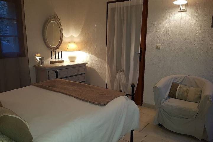 Location de vacances pour 8 personnes, avec terrasse et jardin à Chantemerle-lès-Grignan - 4