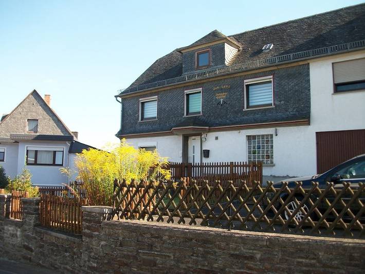 Ferienhaus für 8 Personen, mit Balkon und Garten in Niederburg