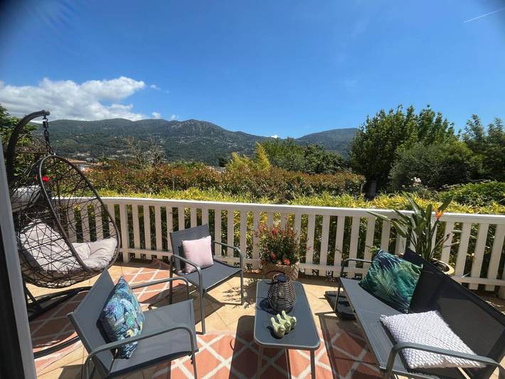 Location de vacances pour 5 personnes, avec vue et jardin à Carros - 4