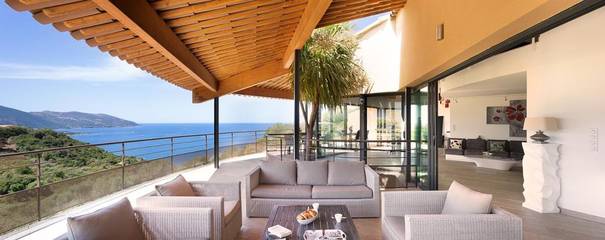 Cottage pour 11 personnes, avec terrasse ainsi que piscine et jacuzzi à Sant'Andréa-d'Orcino