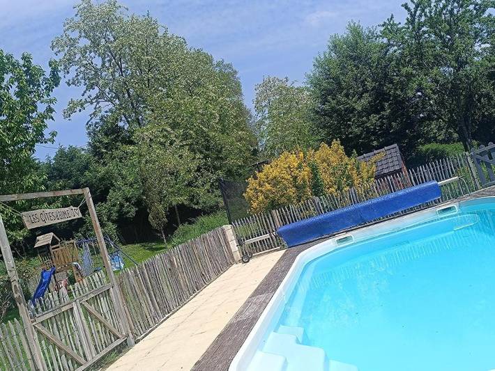 Appartement de vacances pour 2 personnes, avec jardin et piscine, animaux acceptés