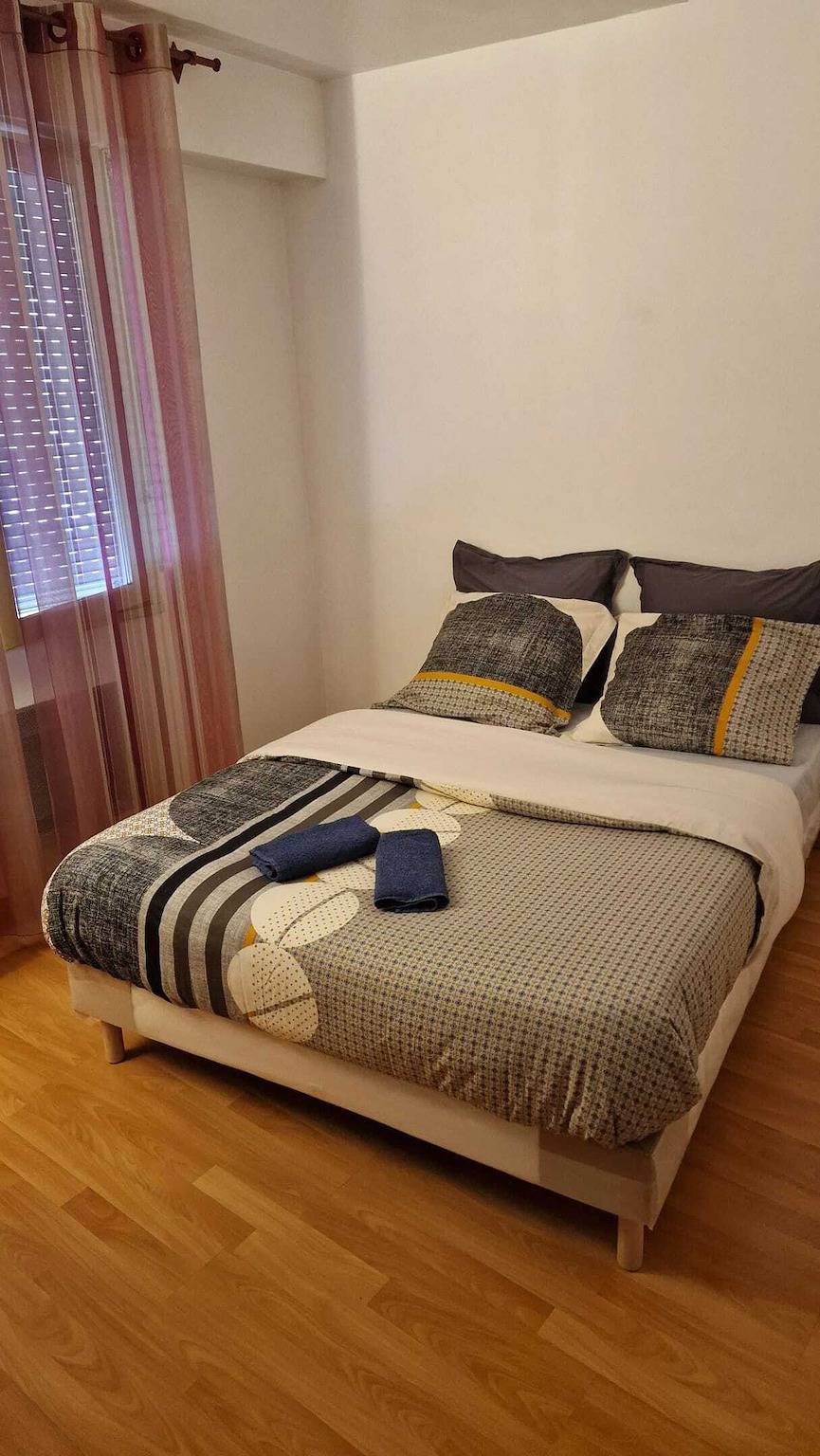 Apartamento entero, Apartamento espacioso en Vaujours, vista al jardín in Vaujours, Sena-Saint Denis