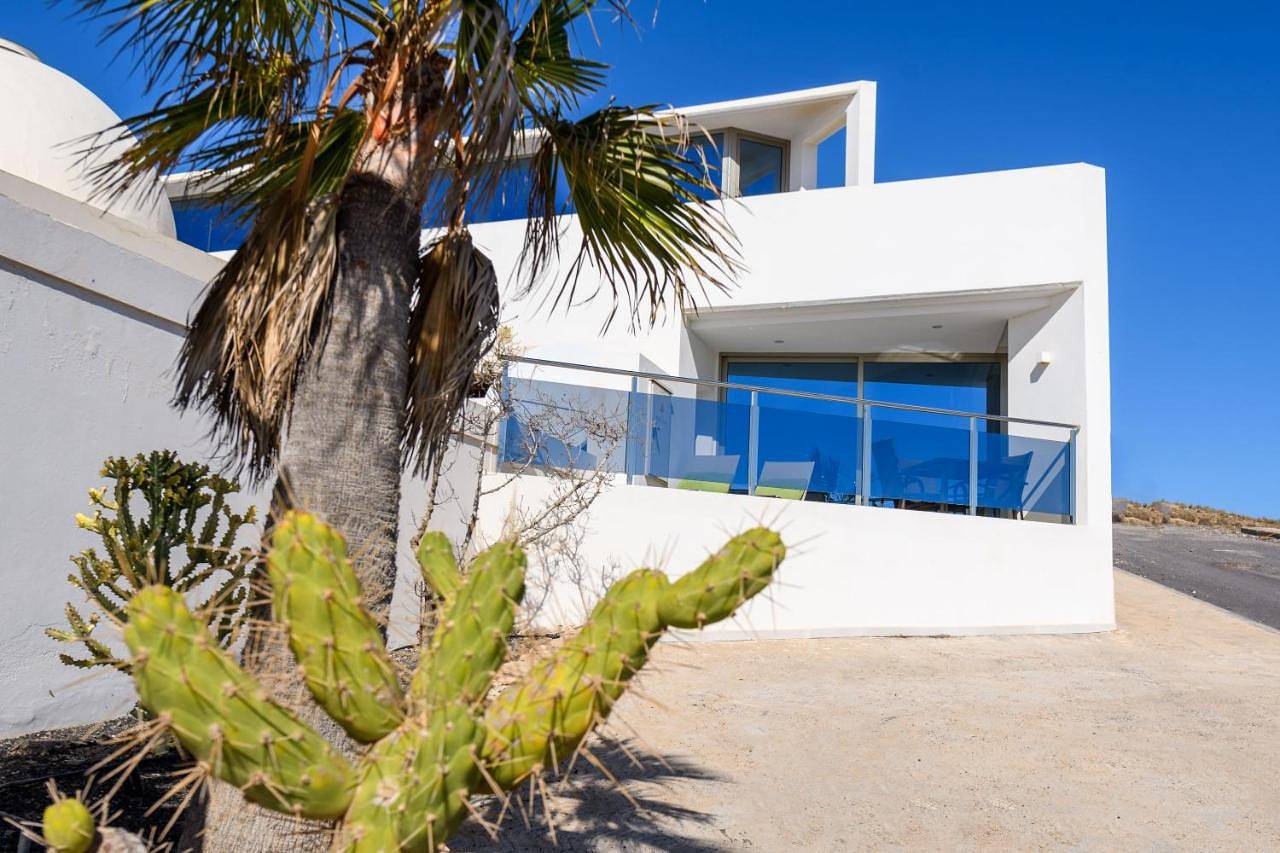 Villa Selene heated Indoor Pool in Playa Esmeralda Norte, Pájara