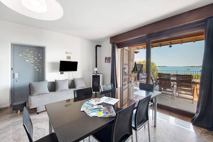Ferienwohnung für 7 Personen, mit Garten und Seeblick in San Felice del Benaco