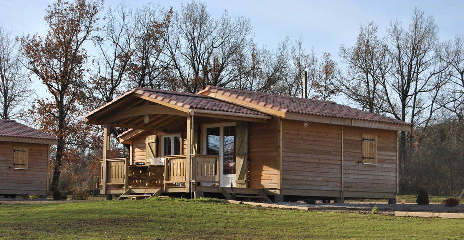 Gîte pour 5 personnes, avec Terrasse ainsi que Jardin et Vue sur le lac à Viviers-lès-Montagnes