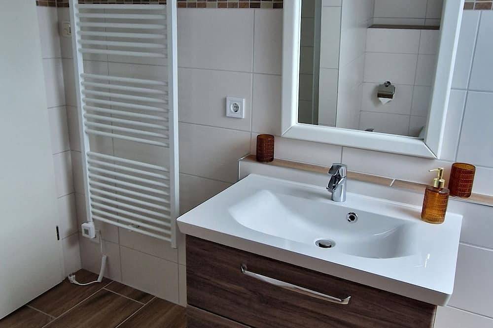 Ganze Wohnung, Neue Ferienwohnung am Golfplatz, mit ausreichend Platz in einer ruhigen Umgebung in Ammersbek, Kreis Stormarn