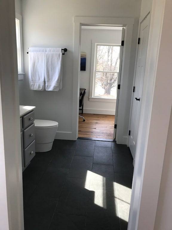 Luxury Coastal Farmhouse Waterfront W/ Heated Pool in Easton und Umgebung