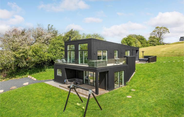 Ferienhaus für 8 Personen, mit Sauna und Terrasse sowie Garten - 1
