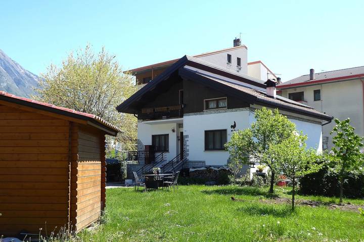 Ferienwohnung für 6 Personen, mit Balkon und Garten