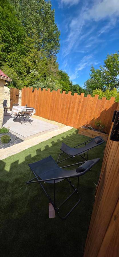 Location de vacances pour 2 personnes, avec jardin et terrasse à Crépon (Calvados) - 2