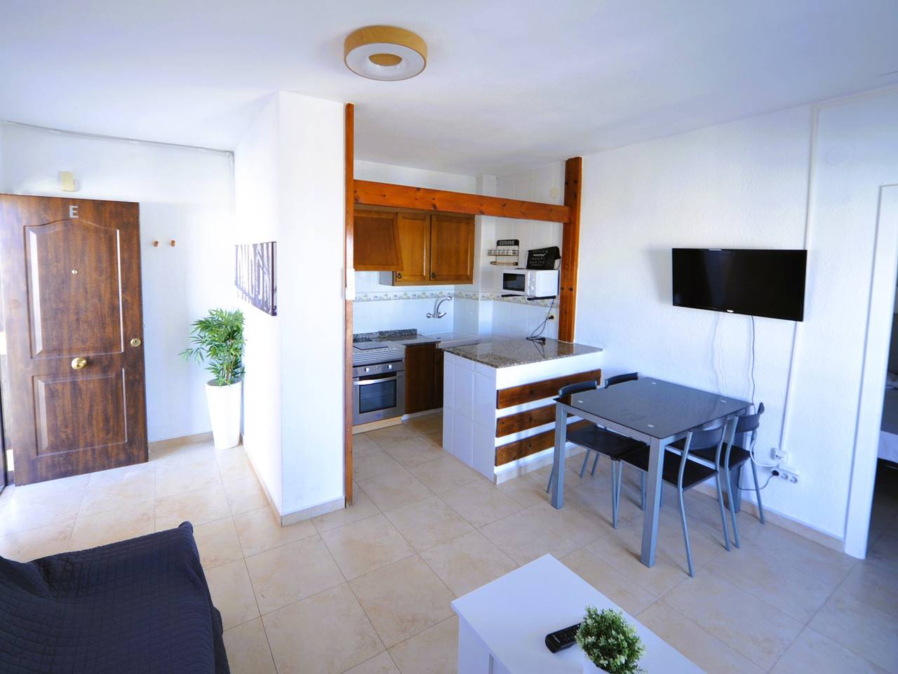 Apartamento entero, Apartamento frente a la playa, Benicàssim, hasta 4 pers. in Benicasim, Costa del Azahar
