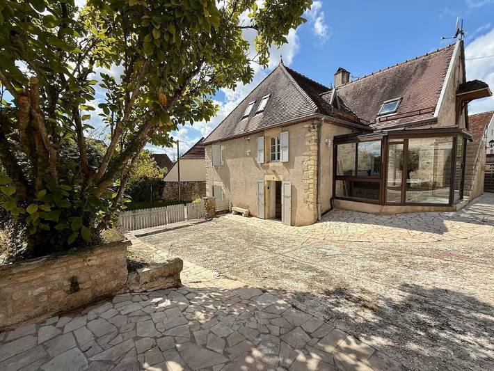 Gîte pour 8 personnes, avec Jacuzzi ainsi que Terrasse et Jardin