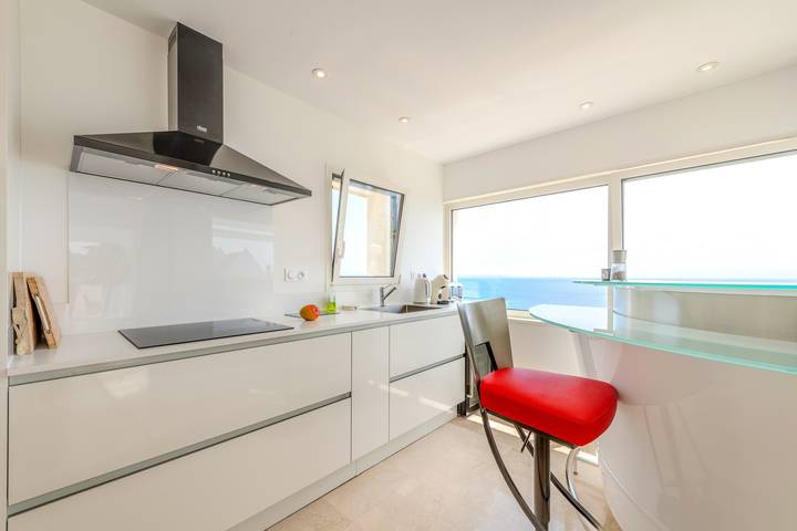 Villa Blue Ocean - Vue mer, piscine, jacuzzi in Locmaria-Plouzané, Région de Brest