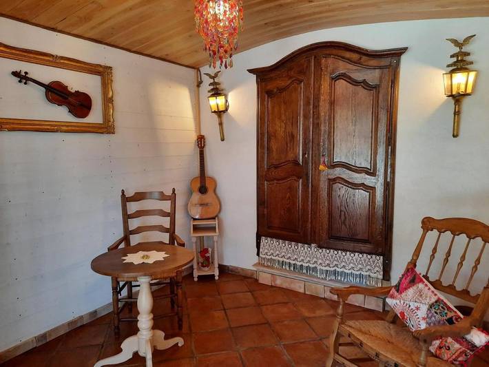 Chambre d’hôte pour 2 personnes, avec jardin et vue sur le lac ainsi que vue et piscine à Saintes-Maries-de-la-Mer - 4